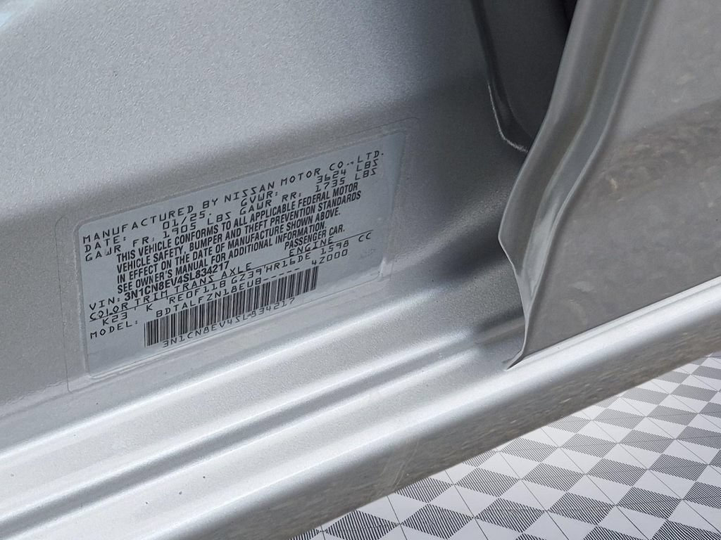 Used 2025 Nissan Versa SV FWD image 31