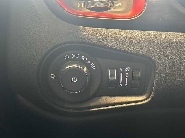 Used 2021 Jeep Renegade Trailhawk image 21