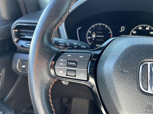 Used 2025 Honda Pilot TrailSport image 17