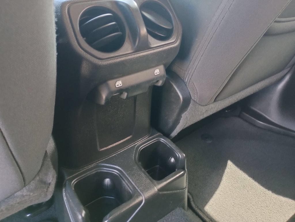Used 2022 Jeep Wrangler Unlimited Sport AWD/4WD image 17