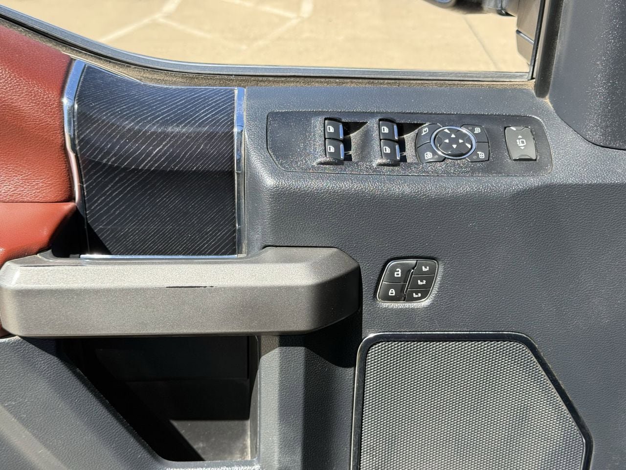 Certified 2022 Ford F350 Platinum AWD/4WD image 23