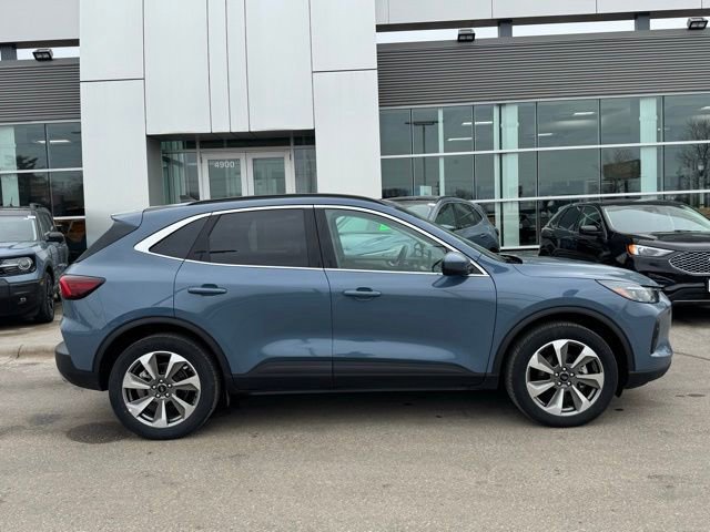 Certified 2025 Ford Escape Platinum image 4