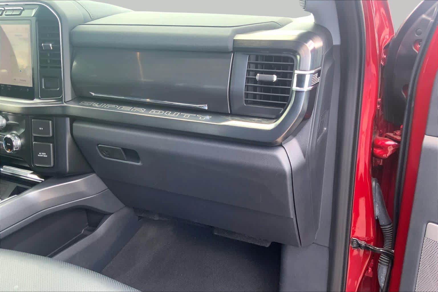 Certified 2024 Ford F250 Lariat w/ Tremor Off-Road Package AWD/4WD image 19