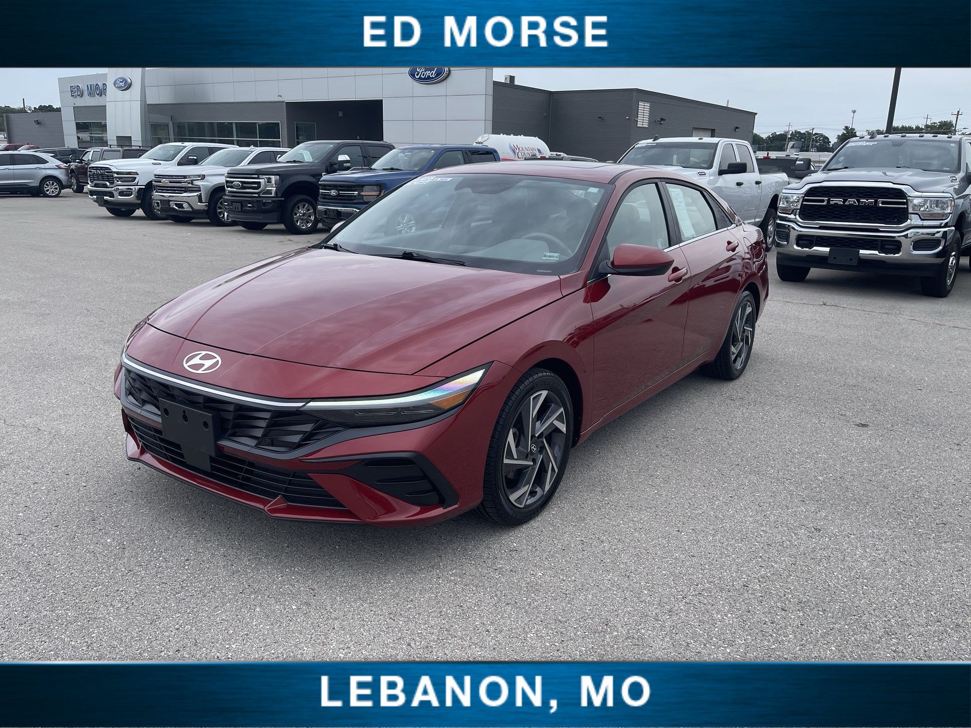 Used 2025 Hyundai Elantra SEL FWD image 4