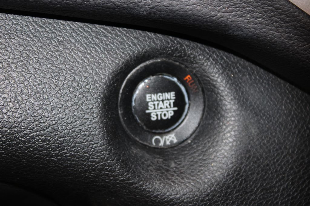 Used 2018 Jeep Cherokee Latitude Plus FWD image 38