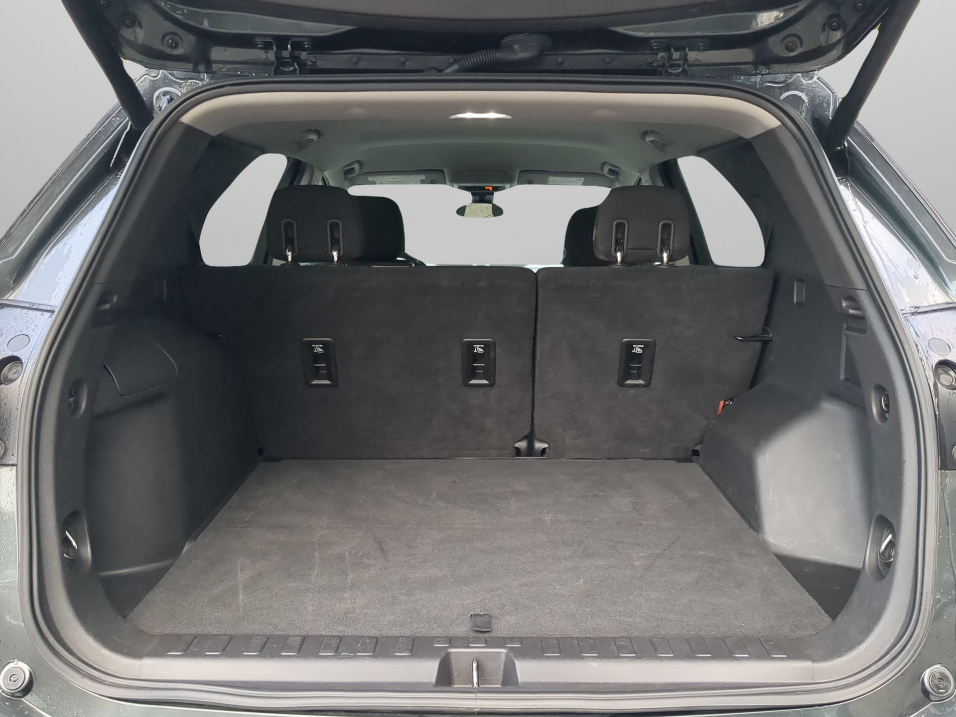 Used 2019 Chevrolet Equinox LT w/ Driver Convenience Package FWD image 46