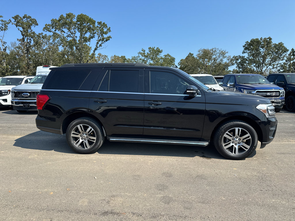 Certified 2023 Ford Expedition XLT RWD image 4