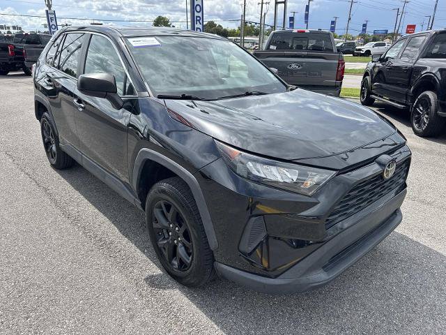 Used 2022 Toyota RAV4 LE FWD image 3