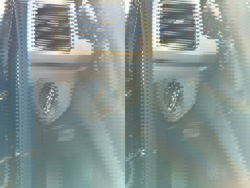 Used 2023 Volkswagen Atlas SE image 20