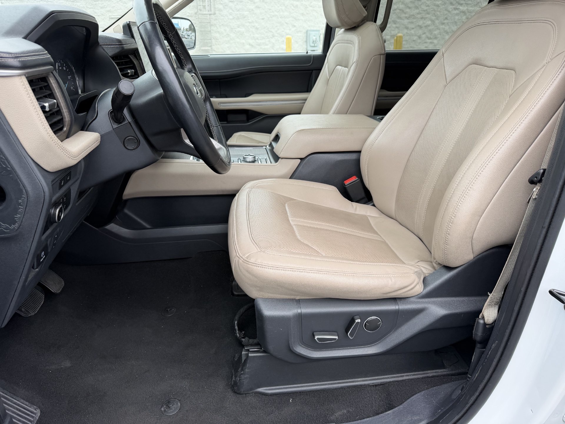 Certified 2024 Ford Expedition Max Limited AWD/4WD image 15