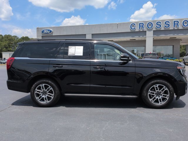 Certified 2025 Ford Expedition Active AWD/4WD image 3