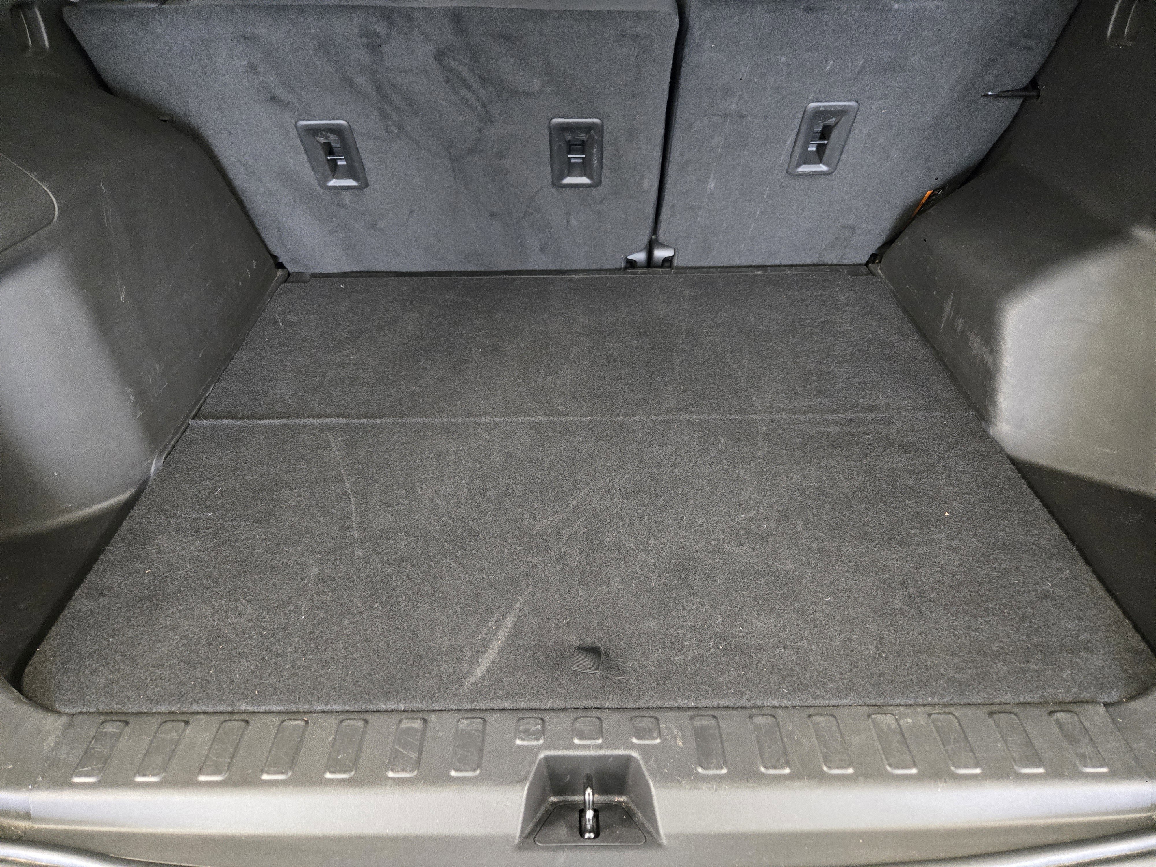 Used 2024 GMC Terrain SLE FWD image 32