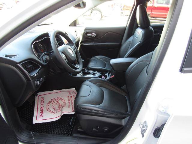 Used 2022 Jeep Cherokee Trailhawk w/ Premium Leather Package AWD/4WD image 24