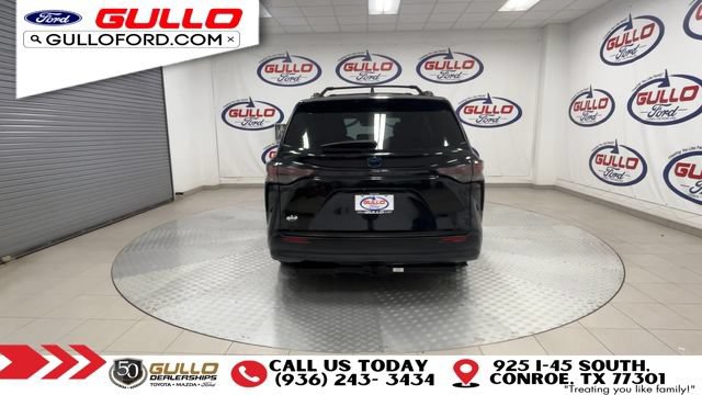 Used 2024 Toyota Sienna AWD image 7