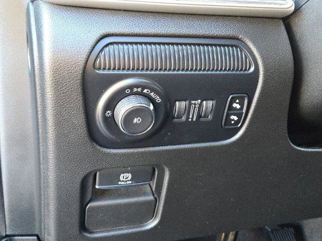 Used 2023 Jeep Wagoneer L Series III w/ Preferred Equipment Group image 29