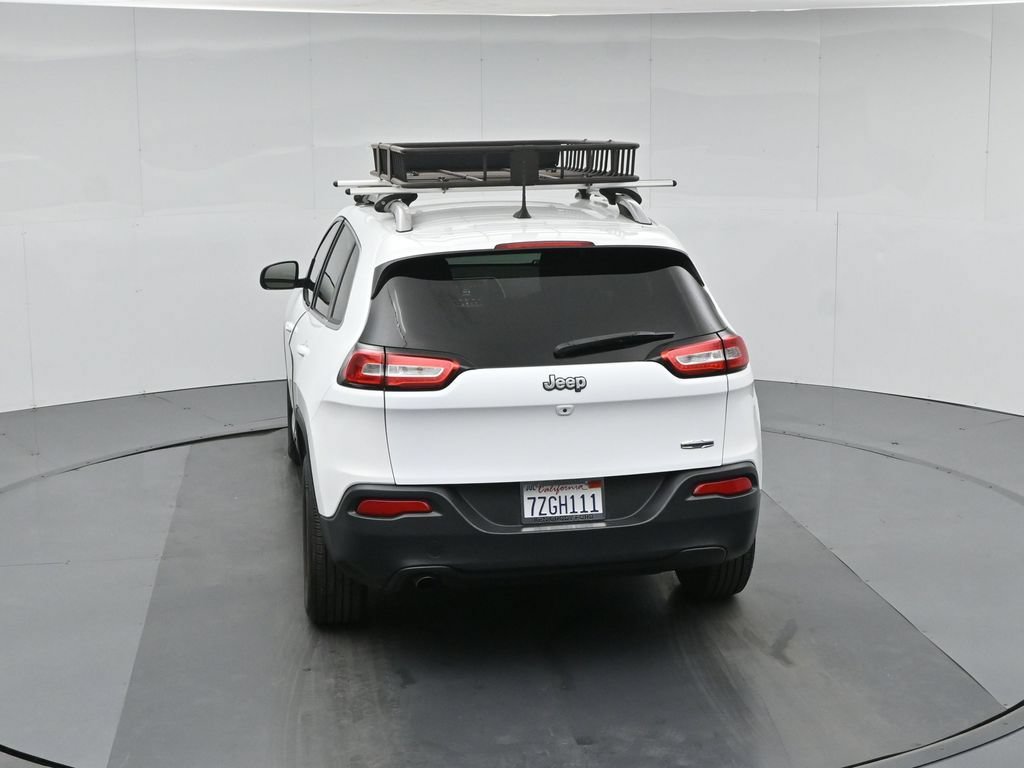 Used 2017 Jeep Cherokee Latitude FWD image 43