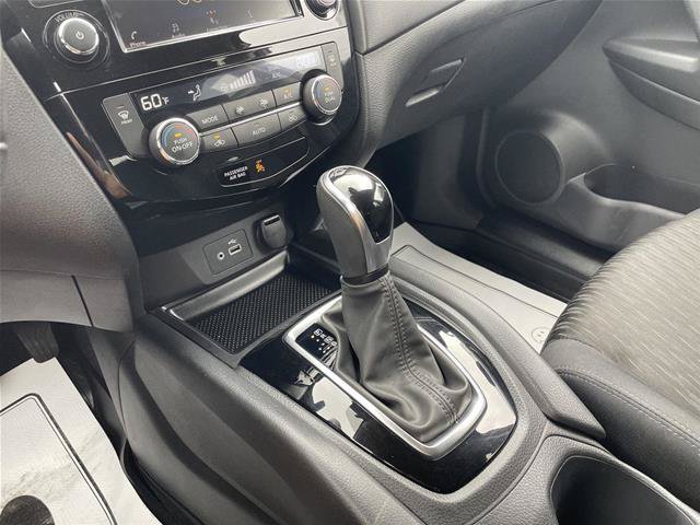 Used 2020 Nissan Rogue SV AWD/4WD image 29