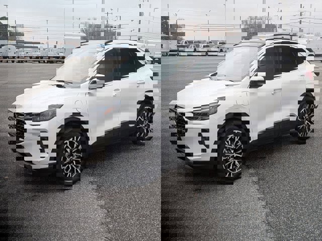 Certified 2024 Ford Escape SE w/ PHEV Premium Package image 8