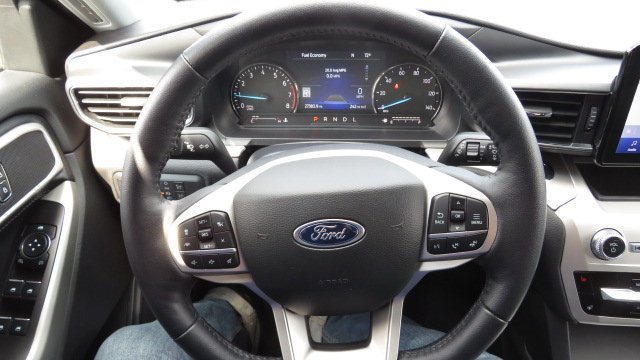 Certified 2022 Ford Explorer XLT w/ Equipment Group 202A image 22