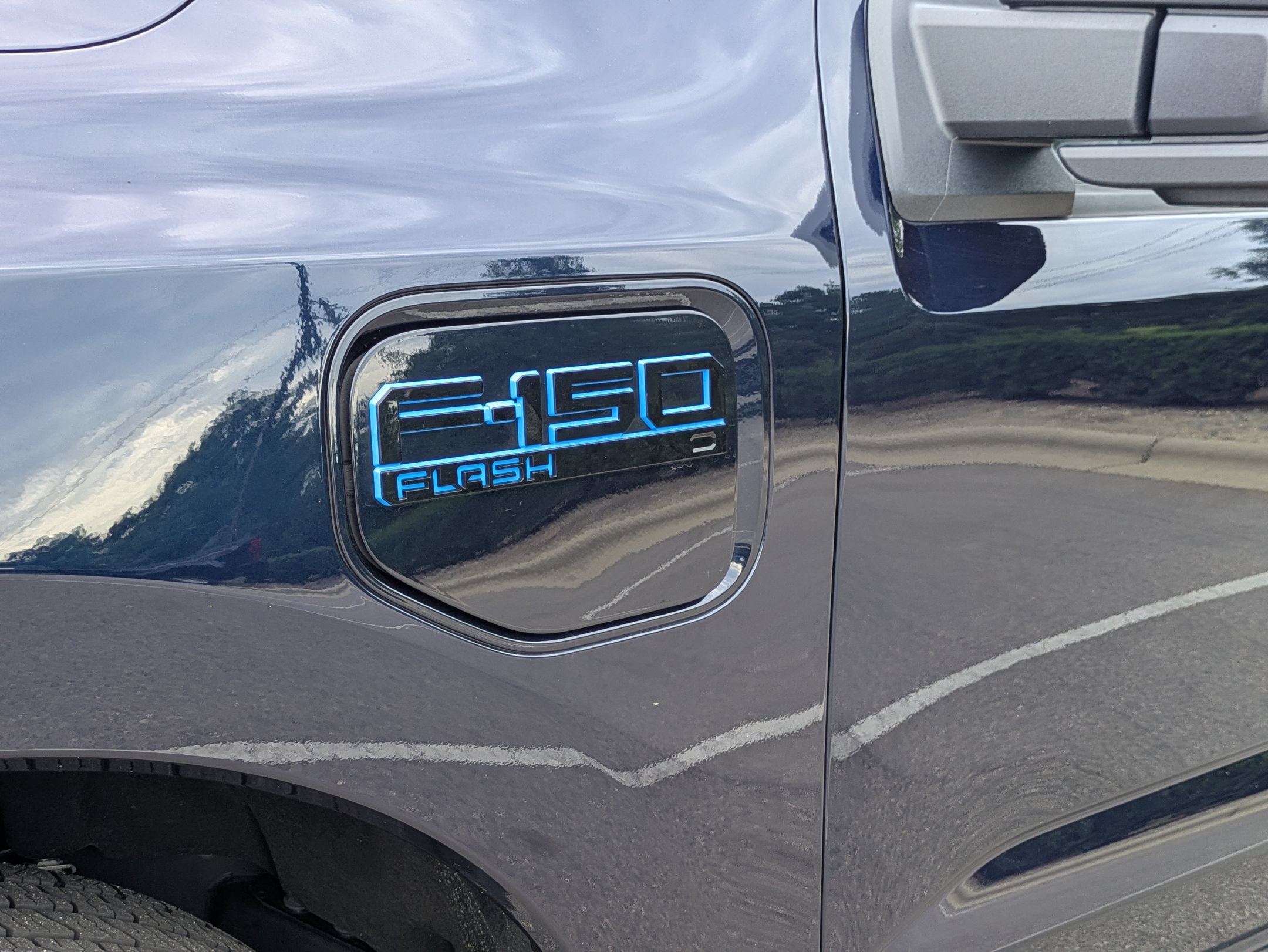 Certified 2025 Ford F150 Lightning Flash AWD/4WD image 12