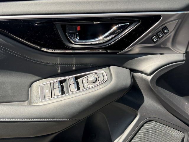 Used 2025 Subaru Outback Touring AWD/4WD image 29