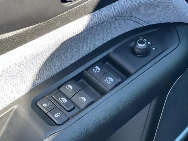 Used 2022 Jeep Compass Latitude w/ Convenience Group AWD/4WD image 17