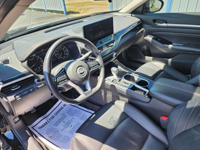 Used 2023 Nissan Altima 2.5 SR w/ SR Premium Package FWD image 11