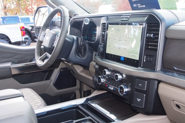 Certified 2025 Ford F450 Platinum w/ Platinum Plus Package image 11