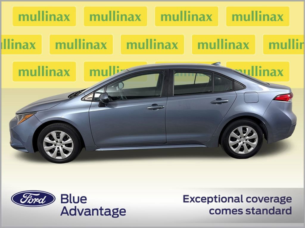 Used 2022 Toyota Corolla LE FWD image 2