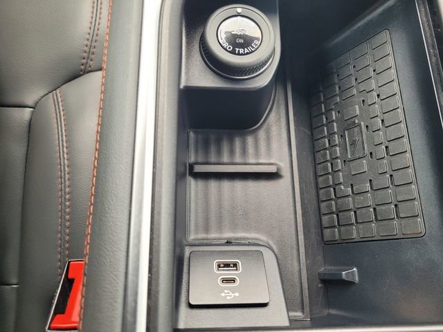 Certified 2025 Ford Expedition Active image 25