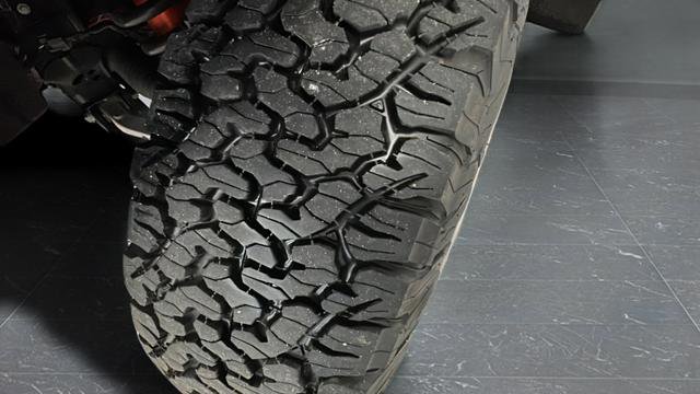 Certified 2024 Ford Bronco Raptor w/ Interior Carbon Fiber Pack 6 AWD/4WD image 38