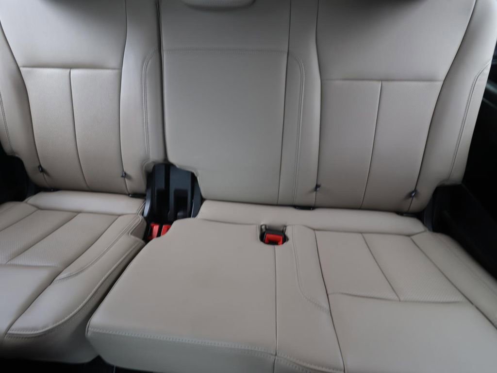 Certified 2024 Ford Expedition XLT image 16