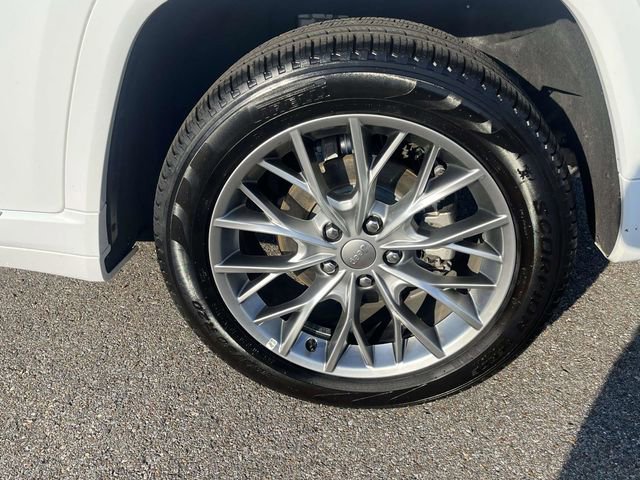 Used 2025 Jeep Grand Cherokee Summit image 6