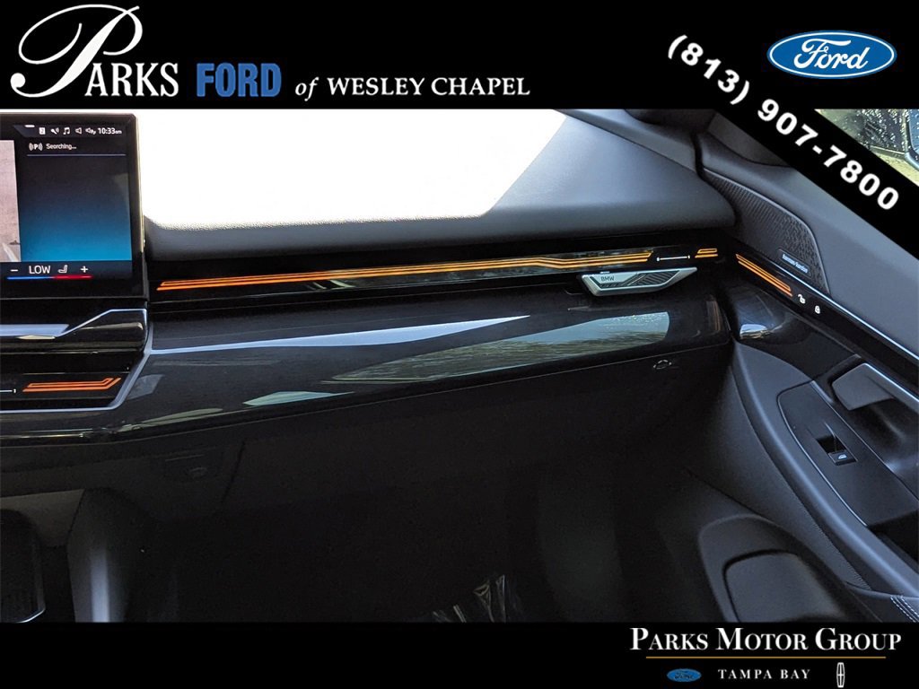 Used 2025 BMW 530i xDrive w/ Premium Package image 15