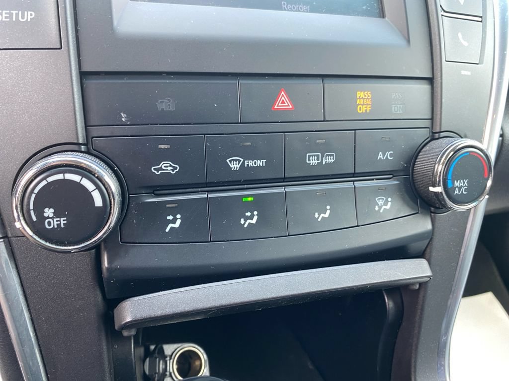 Used 2017 Toyota Camry SE FWD image 28