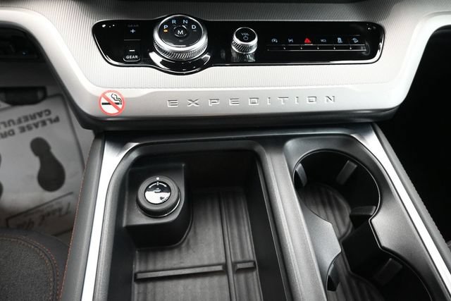 Certified 2025 Ford Expedition Active AWD/4WD image 18