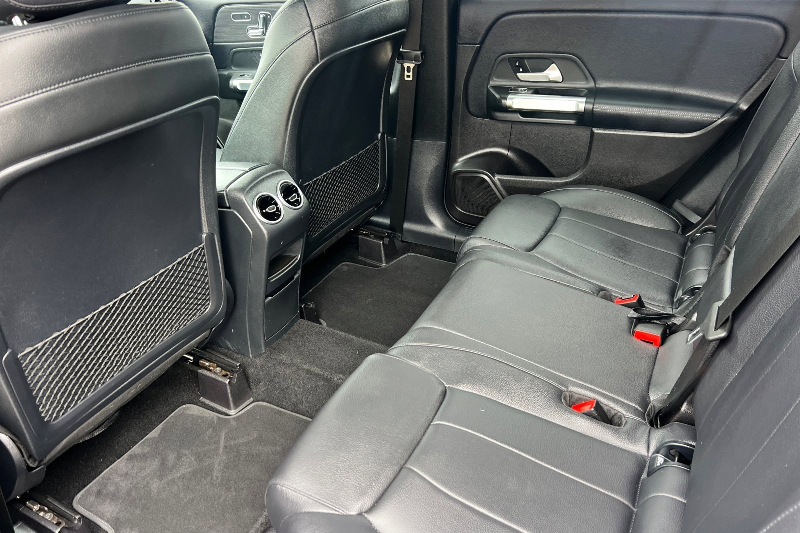 Used 2020 Mercedes-Benz GLB 250 4MATIC image 13