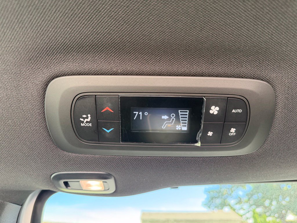 Used 2026 Chrysler Pacifica Limited AWD/4WD image 23