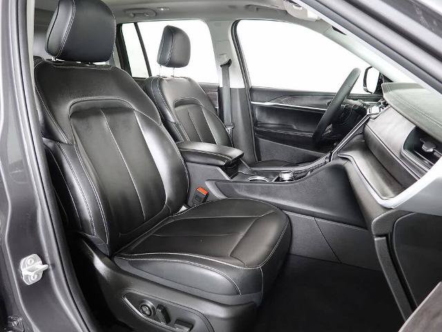 Used 2024 Jeep Grand Cherokee Limited AWD/4WD image 15