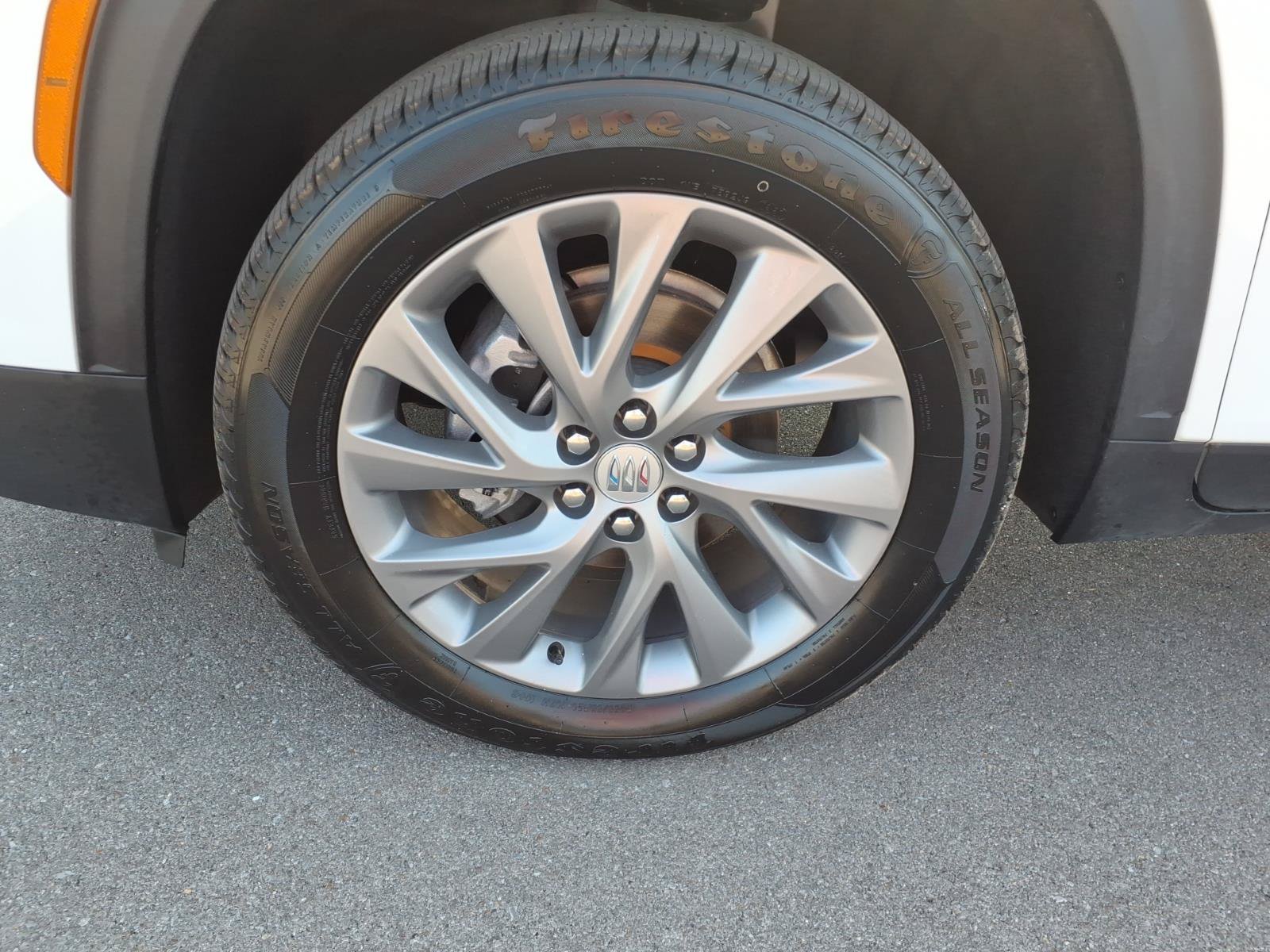 Used 2025 Buick Enclave Preferred AWD/4WD image 9