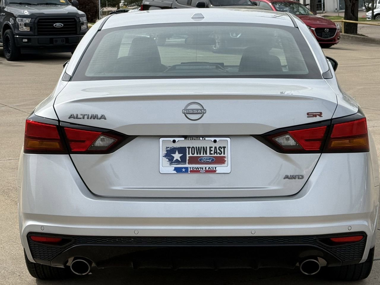 Used 2024 Nissan Altima 2.5 SR w/ SR Premium Package image 5