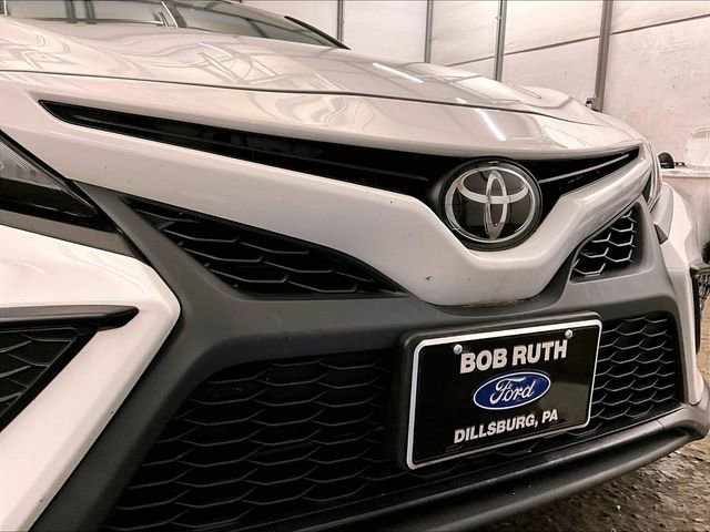 Used 2024 Toyota Camry SE w/ Cold Weather Package FWD image 29