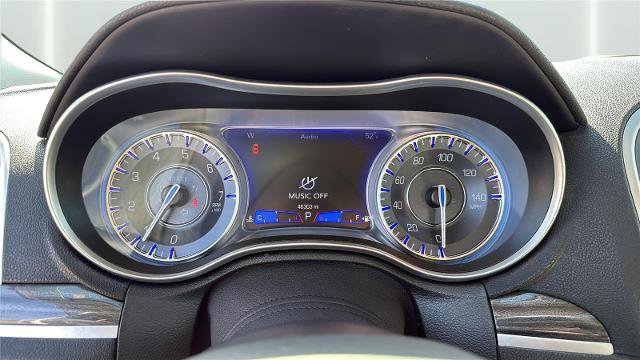 Used 2022 Chrysler 300 Touring image 14