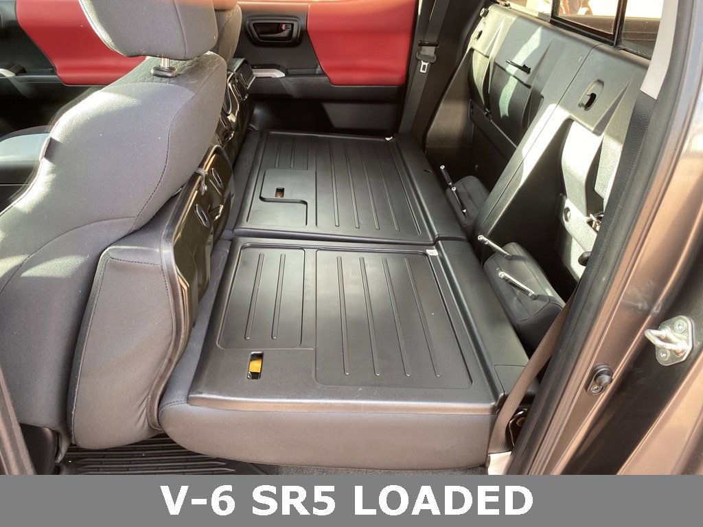 Used 2018 Toyota Tacoma SR5 image 17