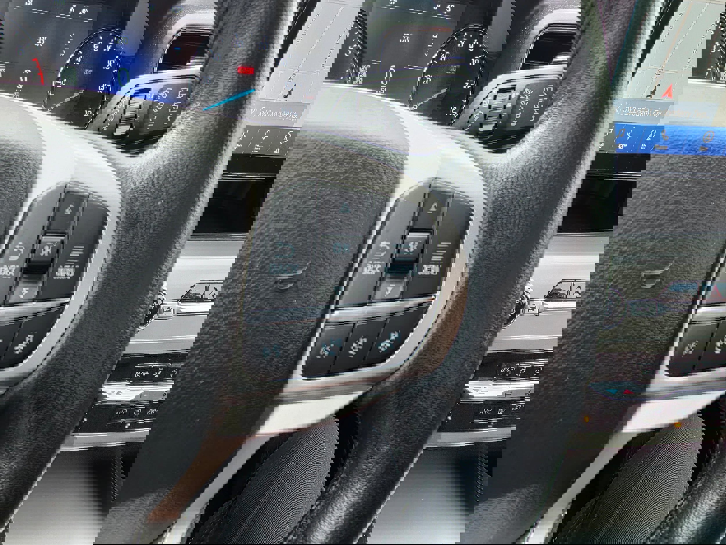 Certified 2022 Ford Explorer XLT w/ Equipment Group 202A image 17