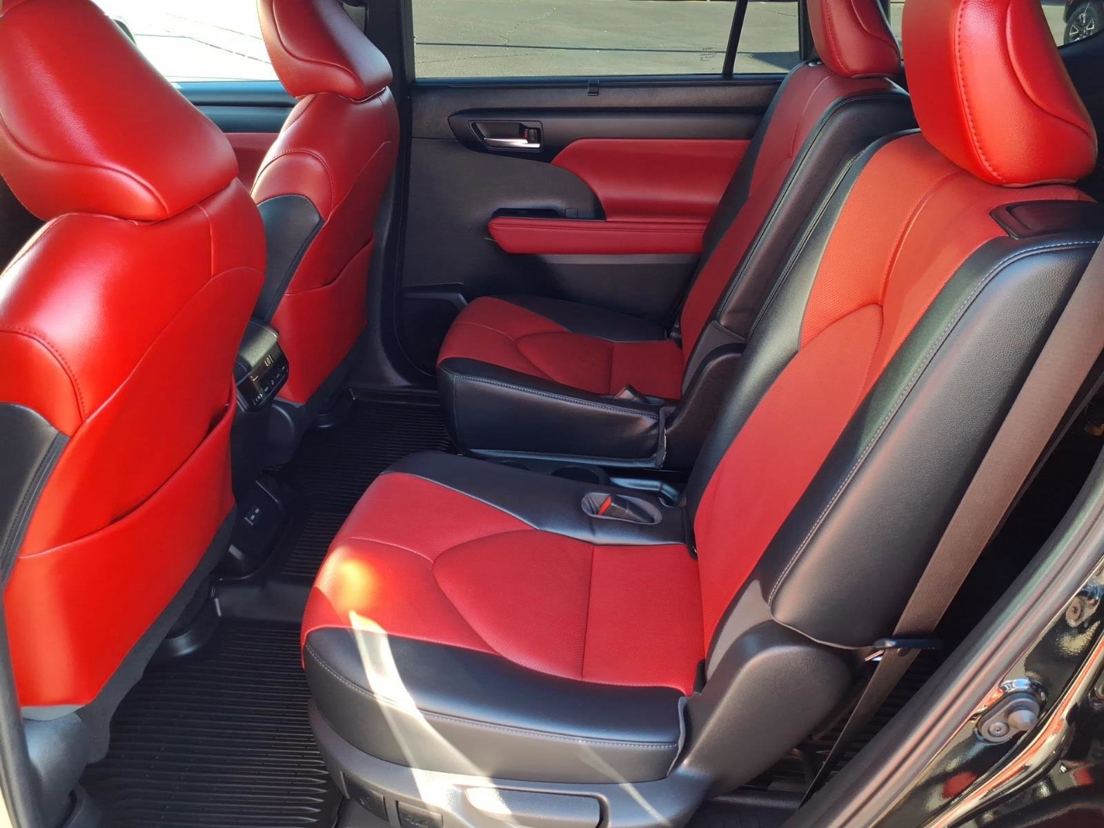 Used 2023 Toyota Highlander XSE image 15