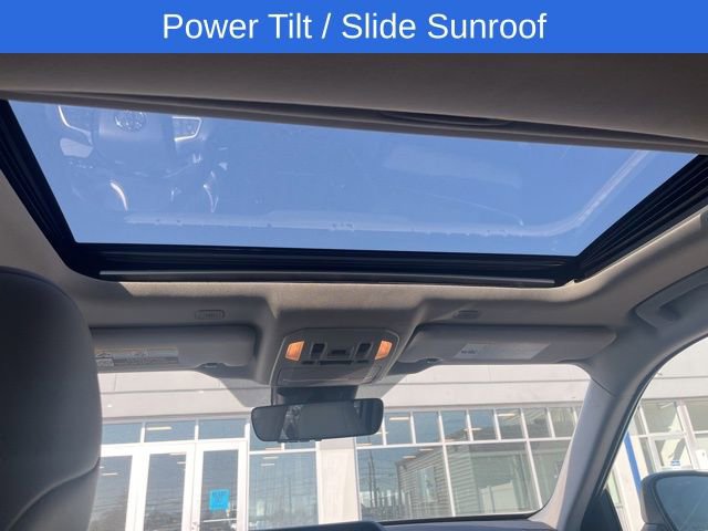 Used 2024 Toyota Highlander XLE image 6