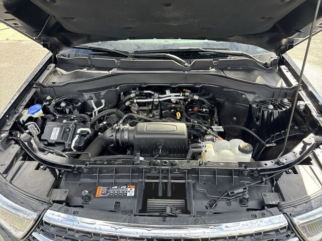 Certified 2023 Ford Explorer XLT w/ Equipment Group 202A AWD/4WD image 3