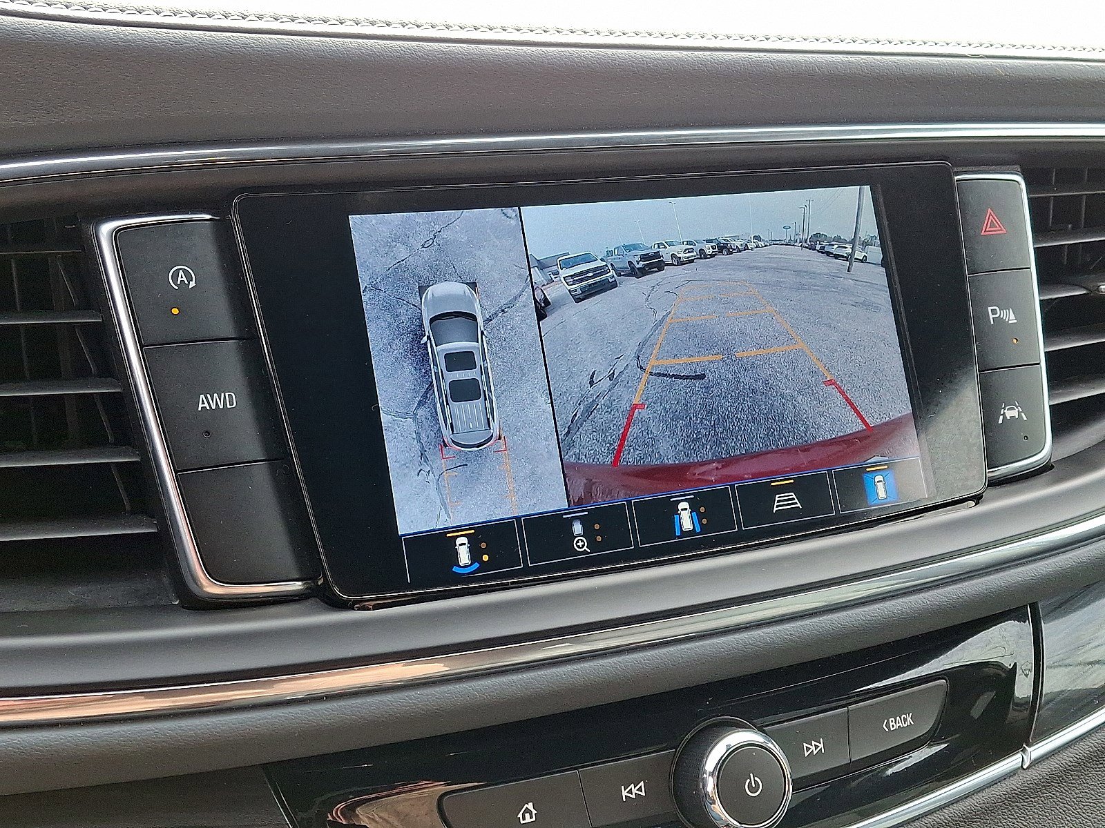 Used 2024 Buick Enclave Premium image 17