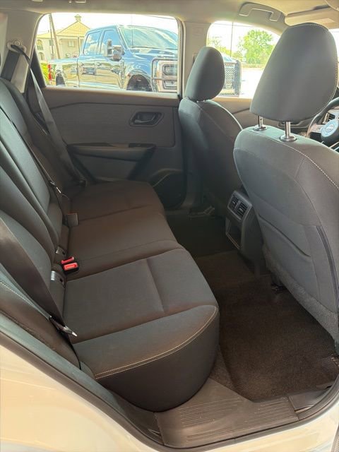 Used 2023 Nissan Rogue S AWD/4WD image 9
